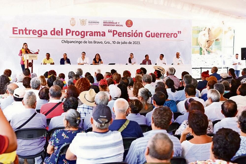 Los ingresos por programas sociales fueron regresivos, de acuerdo con el CEESP. Foto: Archivo / EL UNIVERSAL