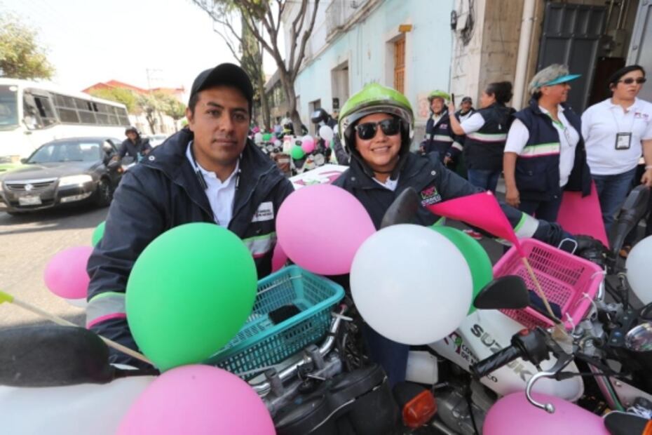 “Ya nadie escribe en papel cartas de amor o de odio”; carteros celebran en Toluca su profesión 