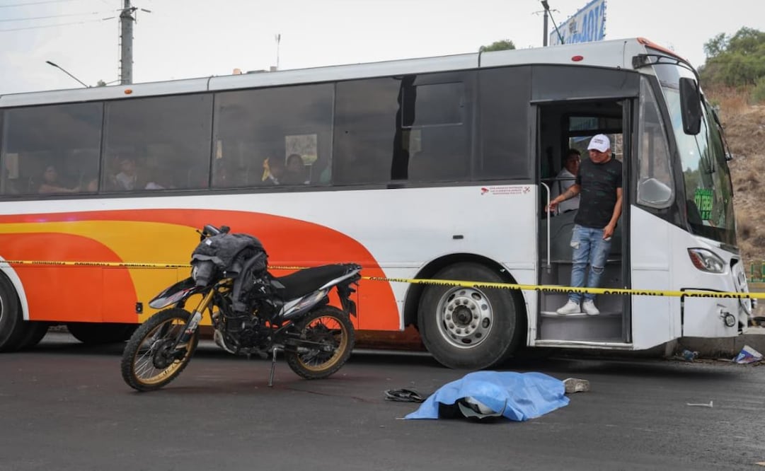 Pasajero de Didi muere tras caer de motocicleta en Periférico Norte. Foto: Luis Camacho / EL UNIVERSAL.