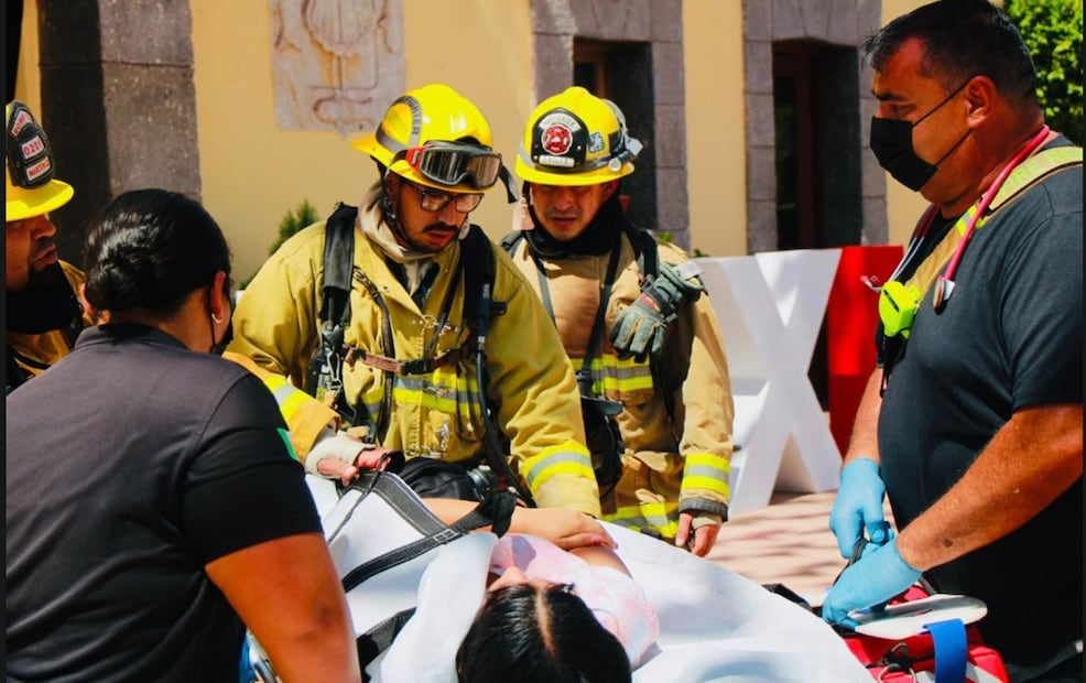 Empleados del Gobierno de Baja California Sur, de la iniciativa privada, así como estudiantes de todos los niveles, en los cinco municipios del estado participaron el Simulacro Nacional 2025. Foto: especial