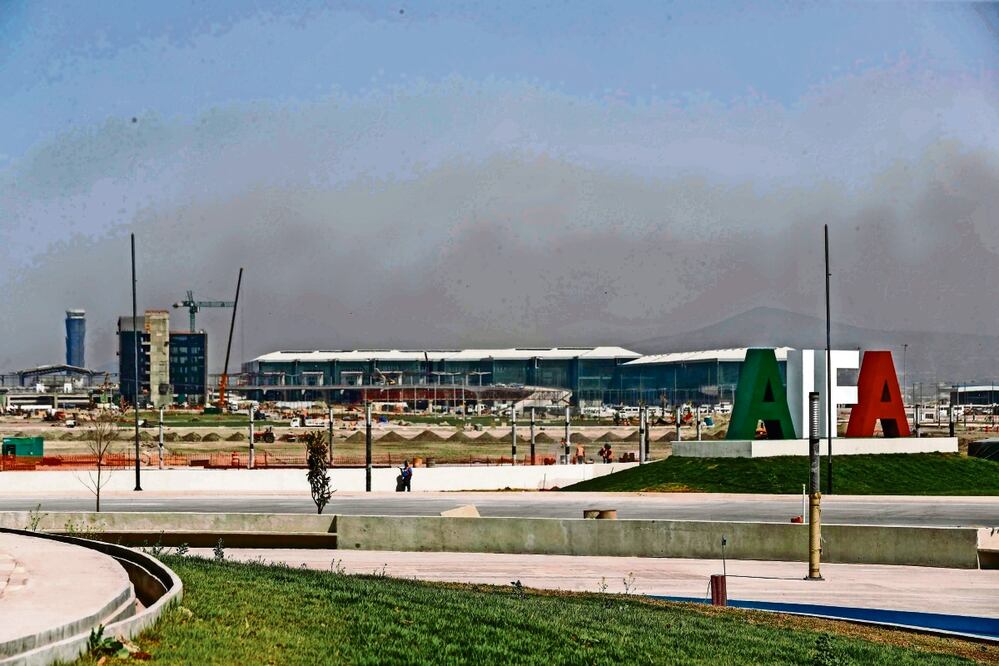 La concesión inicial fue otorgada a la empresa de participación estatal mayoritaria "Aeropuerto Internacional Felipe Ángeles” operada por la Secretaría de la Defensa, en 2021, por un periodo de 50 años.