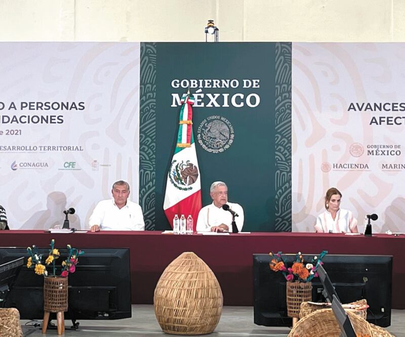 El presidente Andrés Manuel López Obrador dijo que no es pelele de nadie, durante su gira por Villahermosa, Tabasco. Foto: PRESIDENCIA