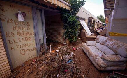 Muerte por agua, entierro por lodo: Imágenes de las inundaciones del siglo en España