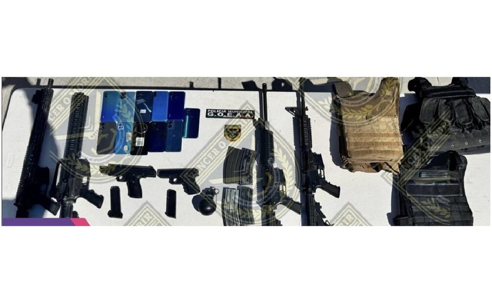 A los detenidos les aseguraron armas, una granada y chalecos balísticos (23/01/2025). Foto: Especial