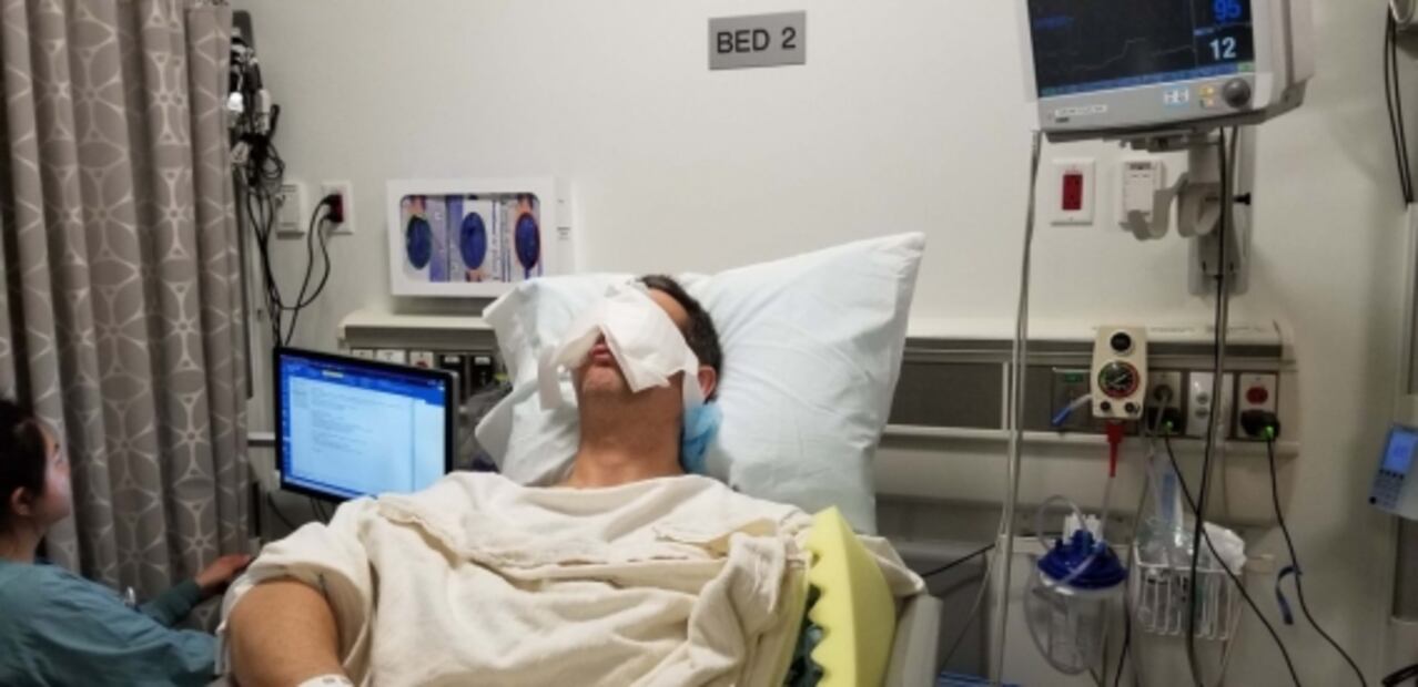 Hombre ciego recupera la vista y se compra un Corvette para celebrar