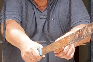 Riña de "macheteros" en Ahome; familias huyen durante festejos sin detenidos