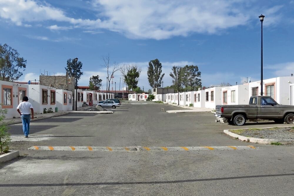 Expertos dicen que la producción de vivienda económica cayó por los costos de construcción. Foto: Archivo | El Universal