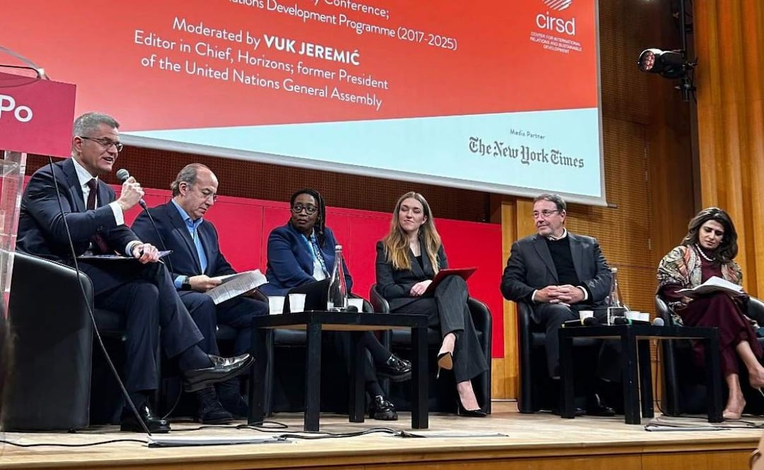 El expresidente Felipe Calderón en el panel “Se busca: Un secretario general de la ONU para un mundo roto” este miércoles 28 de enero de 2026 en el Instituto de Estudios Políticos de París. Foto: Instagram @sciencespo
