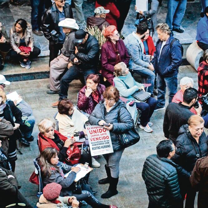 Impacto. La salida de los 111 funcionarios de Banobras y SHF representa 18% y 27% del total del personal de mando en las instituciones. ARCHIVO EL UNIVERSAL