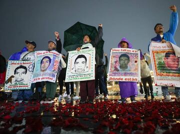 Ayotzinapa 10 años: Padres de los 43 normalistas advierten que gobierne quien gobierne seguirán en la lucha