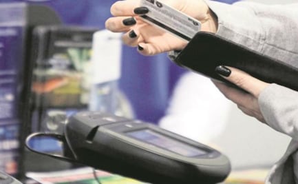 Retrocede 0.3% consumo privado en agosto
