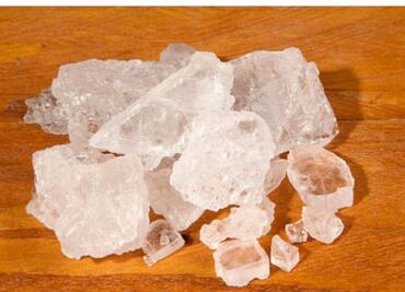 Cómo diferenciar una piedra de alumbre natural de una pirata