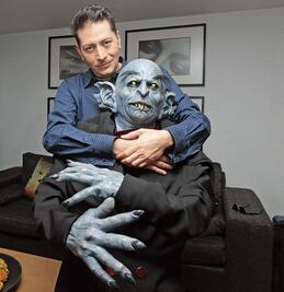 Vive con muertos y monstruos