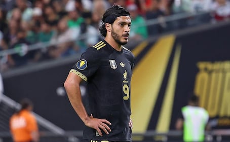 Raúl Jiménez sufre la pérdida de su padre