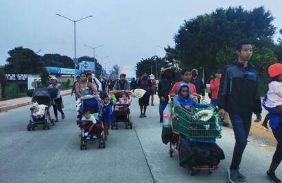 Parte caravana de Veracruz a CDMX; migrantes rescatan a compañero detenido por INM