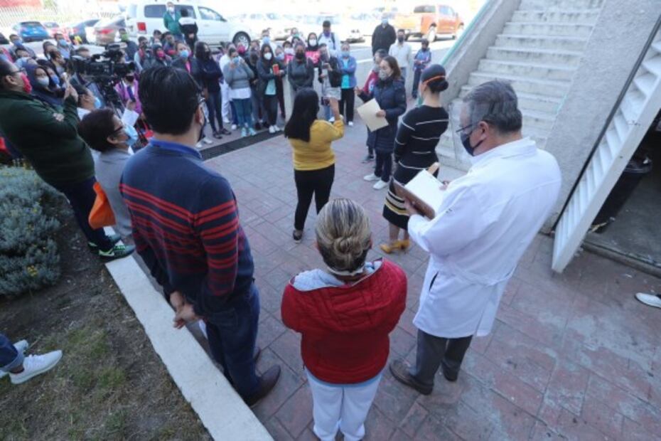 Enfermeras de hospital de Toluca exigen material para atender pacientes con Covid-19