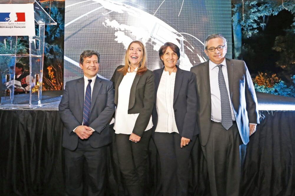 Inicia operaciones France 24. La embajadora de Francia en México,  Anne Grillo, encabezó el lanzamiento de France24, una cadena de televisión de noticias que emite de manera ininterrumpida para Francia y el mundo en francés, inglés, árabe y español.