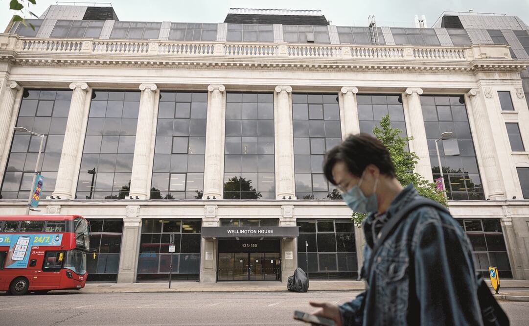La sede de la Agencia de Seguridad Sanitaria de Reino Unido pidió a los contactos de positivos a la viruela del mono aislarse por 21 días. Foto: TOLGA AKMEN. EFE 