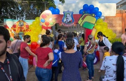 Regreso a clases en estados: reportan caos vehicular y escuelas sin luz