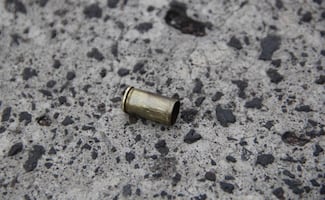 Bala perdida mata a niña de 3 años en Irapuato, Guanajuato; un hombre resulta lesionado