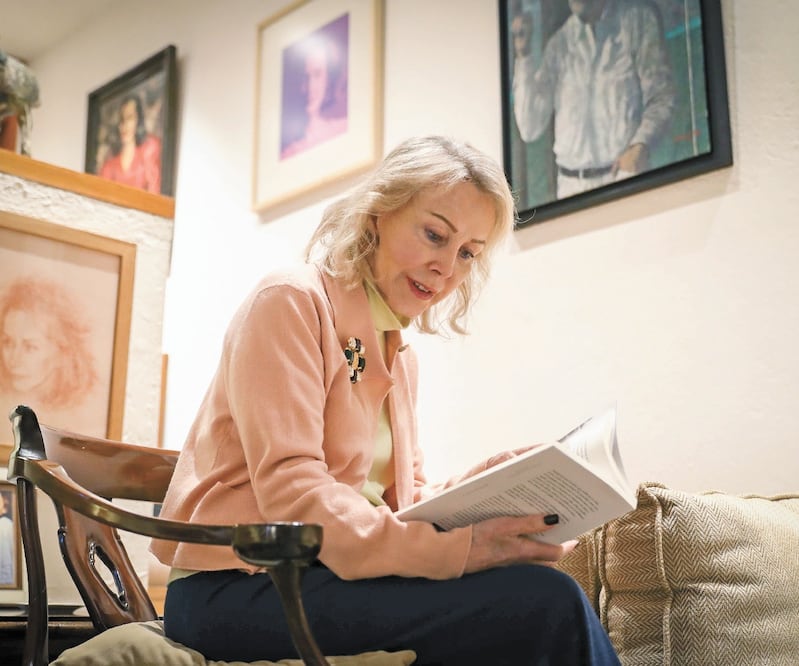 Entre los planes de la periodista Silvia Lemus está escribir su historia de amor con Carlos Fuentes. DIEGO SIMÓN SÁNCHEZ. EL UNIVERSAL