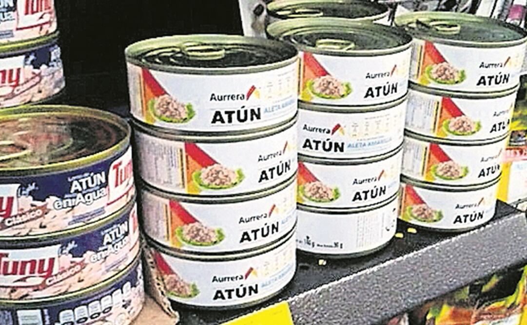 En algunas tiendas de autoservicio las latas de atún tienen leyendas que indican su composición con vegetales. Foto: Archivo/ El Universal.