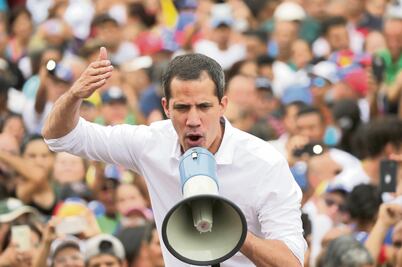 Sancionan al canciller Jorge Arreaza y a jueza  