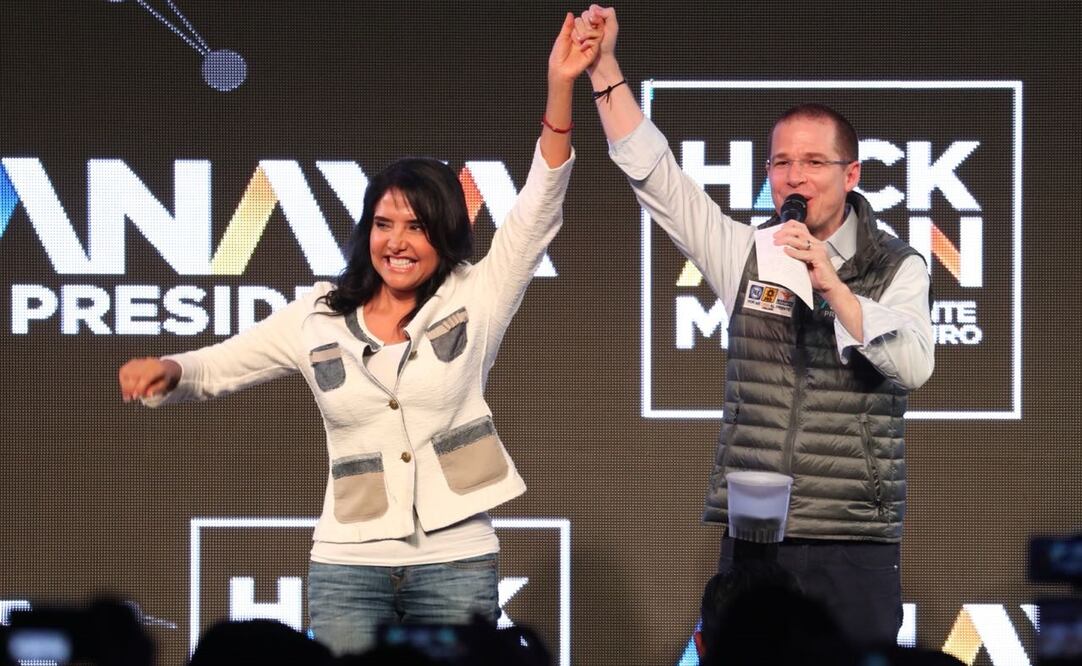 Barrales estuvo en el arranque de campaña de Ricardo Anaya, candidato del Frente a la Presidencia. FOTO: ARIEL OJEDA