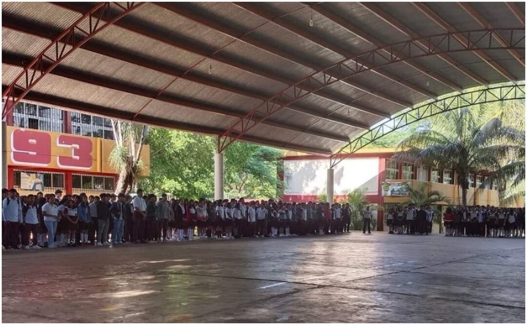 Pandilleros amenazan a estudiantes de CBTIS 193 en Tekax, Yucatán, por lo que las autoridades escolares suspendieron clases (23/10/2024). Foto: Especial