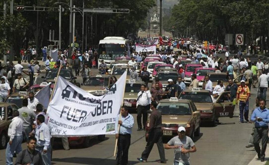 La agrupación Taxistas Organizados de la Ciudad de México insistió en que antes de fijar acciones asistirán al diálogo con el secretario de Gobierno, Héctor Serrano, el próximo martes 2 de junio Foto: Cuartoscuro
