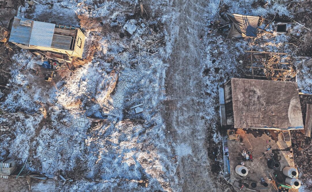 Habitantes de la colonia Granjas, al lado del río Cazones, en Poza Rica, Veracruz, viven con los estragos de la inundación provocada por el desborde y las lluvias. Foto: de GABRIEL PANO. EL UNIVERSAL