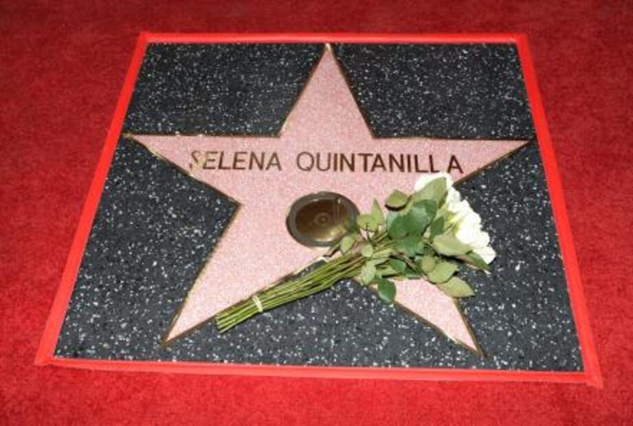 Selena Quintanilla brilla en el Paseo de la Fama de Los Ángeles