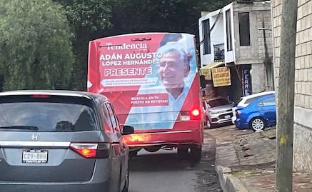 Pese a inicio de veda, casas y transporte público mantienen propaganda de corcholatas