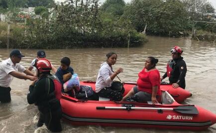 Hundreds evacuated after flooding in Querétaro