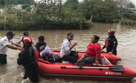 Hundreds evacuated after flooding in Querétaro