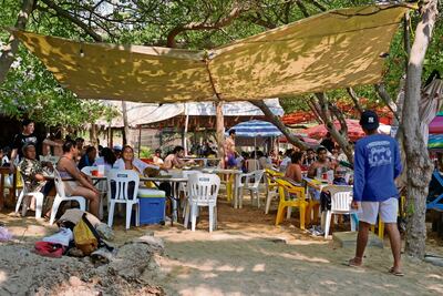 Puerto Escondido, de la paz al azote de una ola turística