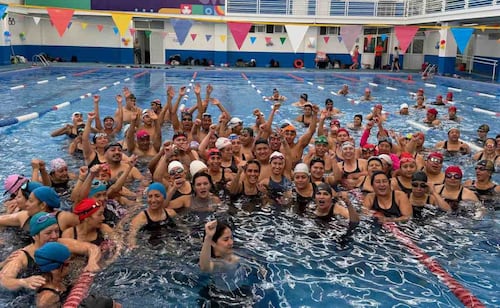 Alcaldía Cuauhtémoc entrega rehabilitación de la alberca del Deportivo Bicentenario; realizan clase de AquaZumba