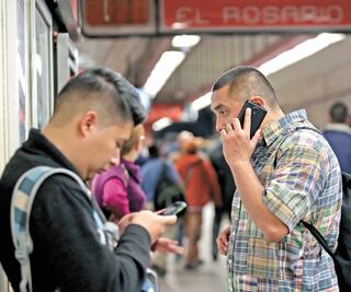 Gobierno prohíbe bloqueo de señales de telefonía celular