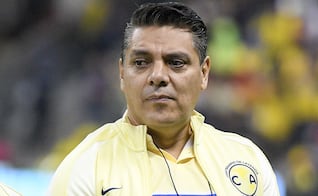 Raúl Jiménez sufre el fallecimiento de su padre