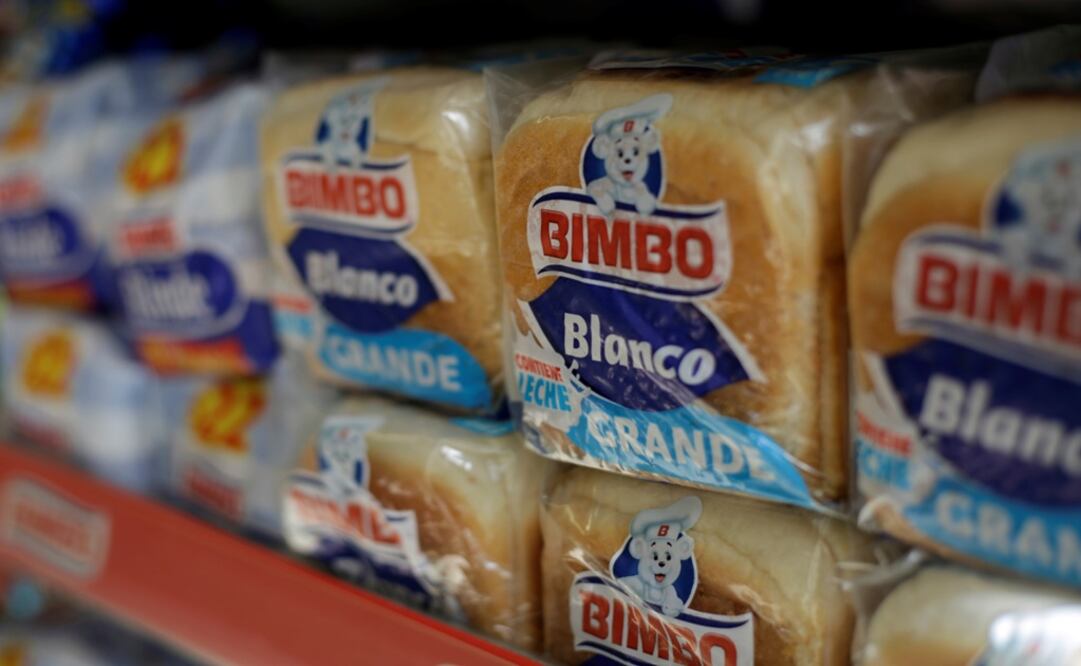 Loaves of bread of Mexican bread maker Grupo Bimbo are seen at a store – Photo: José Luis González