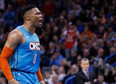 Westbrook logra históricos 10 triples-dobles seguidos