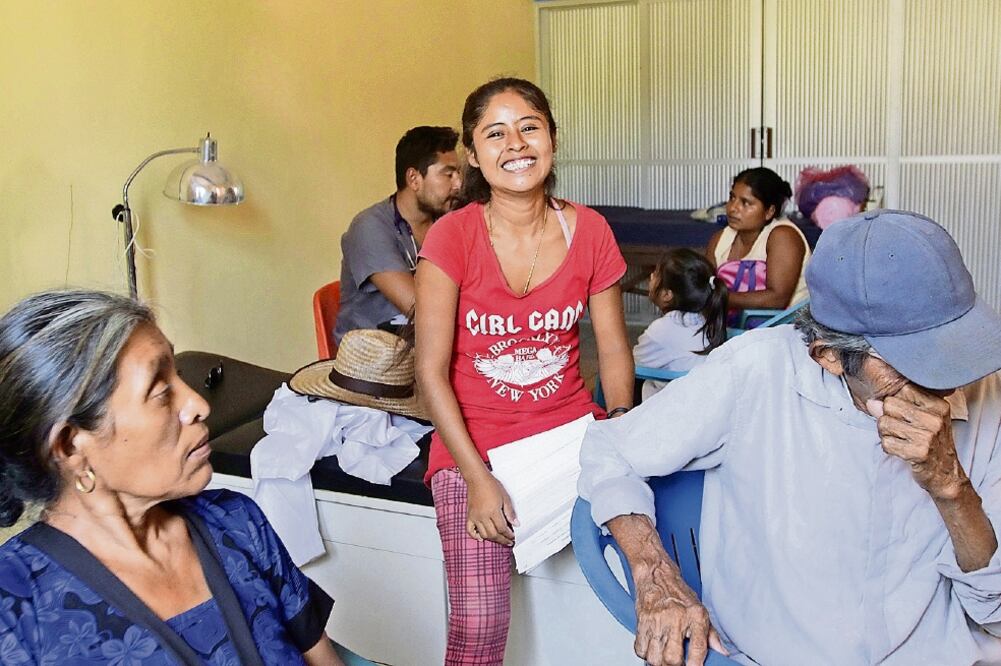 Raquel mantenía su hogar con los 905 pesos que, como beneficiaria de Prospera, recibía cada dos meses del gobierno federal, pero por los cambios en la administración actual, perdió el apoyo. Fotos: ADRIÁN SANTIAGO