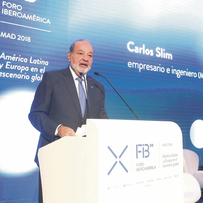 Carlos Slim participó en el Foro Iberoamericano, en el que representantes de la economía debatieron sobre América Latina y Europa en el escenario global. KIKO HUESCA. EFE