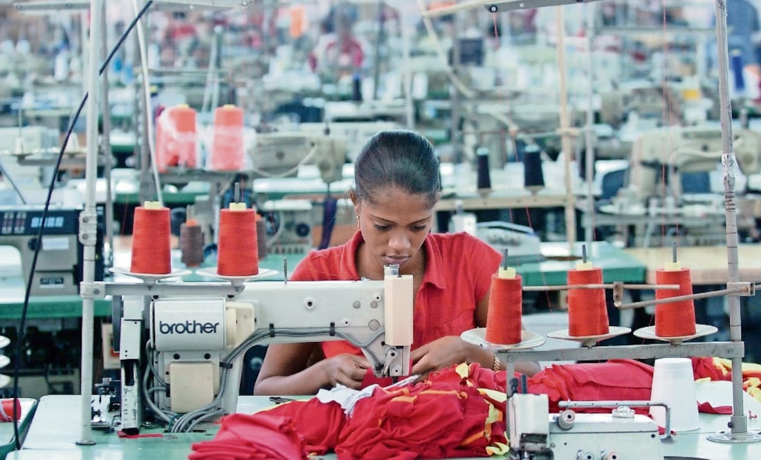 Cae empleo manufacturero a su menor nivel en casi tres años