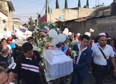 Con mariachis y peluches despiden a Fátima en Tláhuac