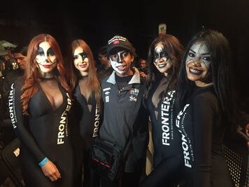 KISS invita al chico de las empanadas a su show    