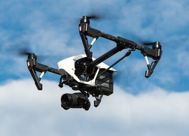 Autoridades de Nueva York recurren a drones y otros equipos ante ataques de tiburones