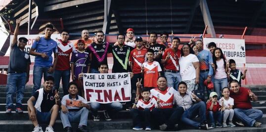 Afición apoya a Veracruz previo al juego ante Chivas