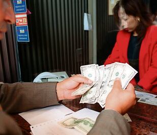 Superpeso rompe racha ganadora de 7 meses