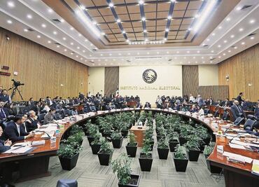 INE y Facebook firman convenio contra “fake news”